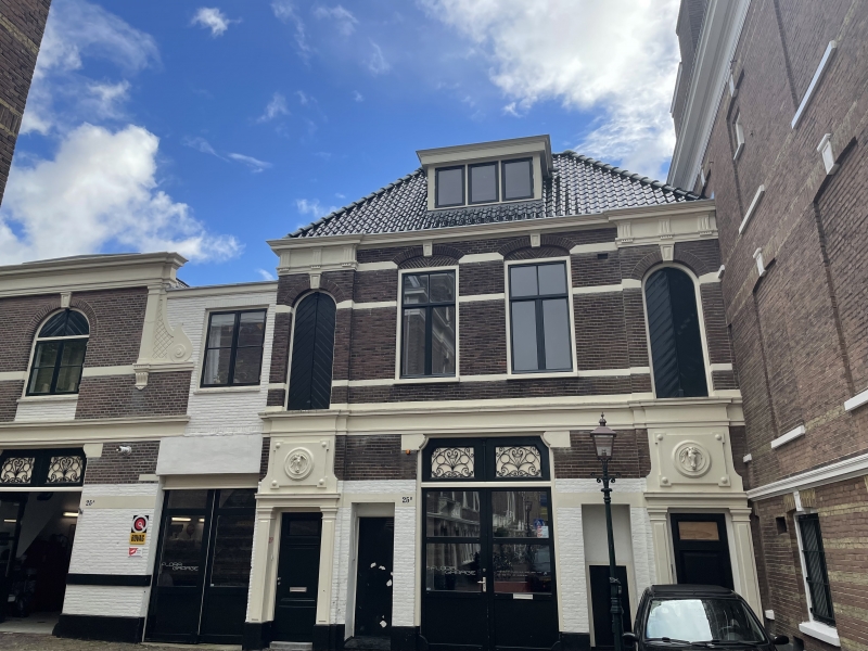 Hoogwaardig vernieuwbouwd  2 KAMER APPARTEMENT met LOGIA/BALKON op unieke locatie nabij het centrum van Haarlem.